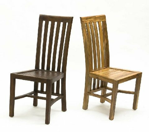 כסאות עץ